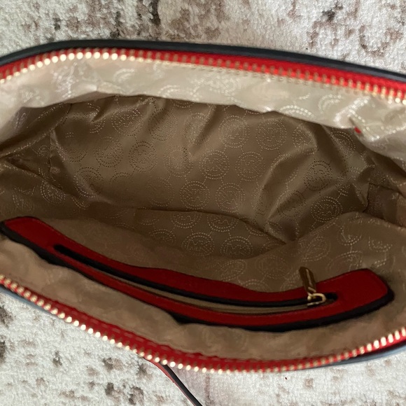 Michael Kors Cindy Large Dome Leather Red Crossbody - Picture 3 of 5